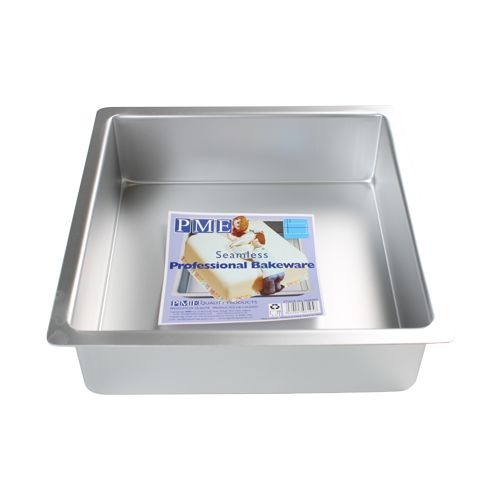 Moule carr� en m�tal hauteur 7,5 cm, c�t� 15 cm