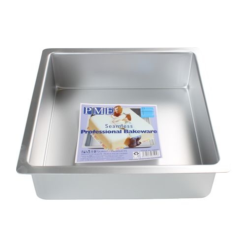 Moule carr� en m�tal hauteur 7,5 cm, c�t� 25 cm