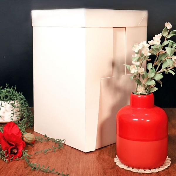 Boite � g�teau haut 31 cm, hauteur 40 cm