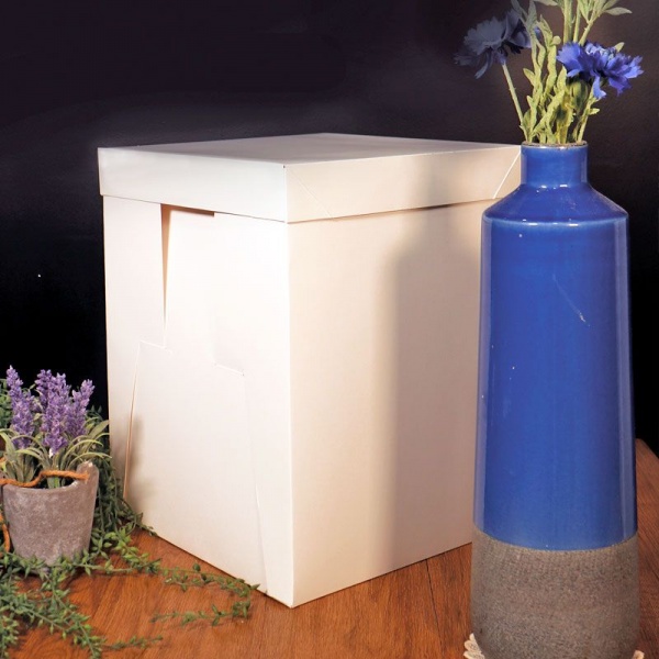 Boite � g�teau haut 31 cm, hauteur 40 cm