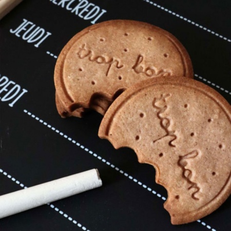 Emporte pièce biscuit avec éjecteur