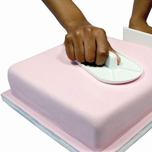 Lisseur à gâteau pour pâte à sucre - Autourdugâteau.fr